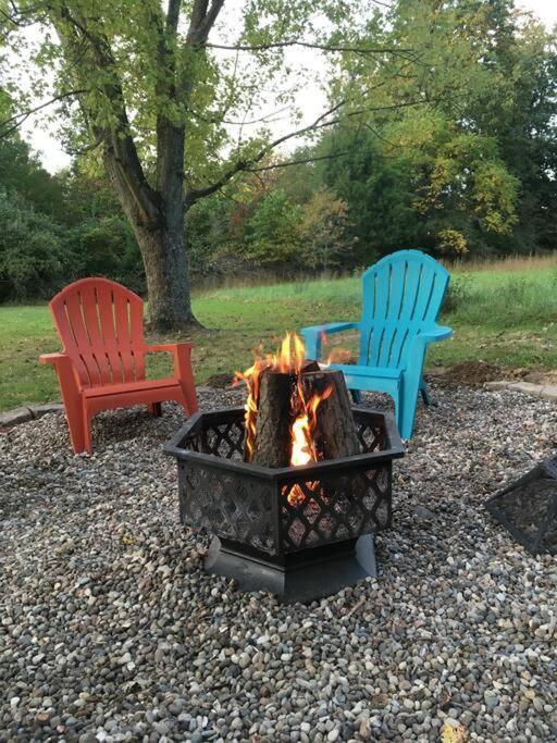 Caddy Corner Has A Hot Tub Just Outside Of Town Villa French Lick Buitenkant foto