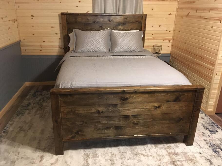 Caddy Corner Has A Hot Tub Just Outside Of Town Villa French Lick Buitenkant foto